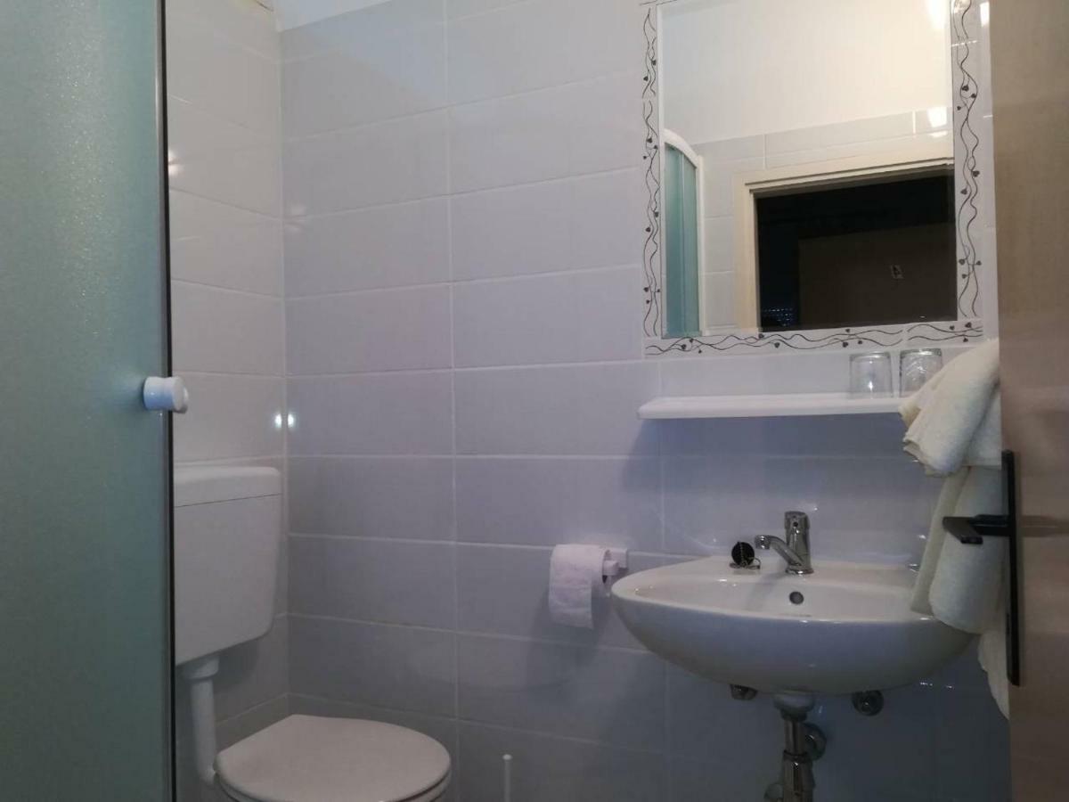 Violet Apartman Banjol Kültér fotó